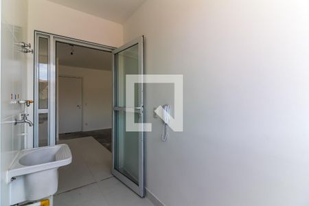 Apartamento à venda com 93m², 2 quartos e 1 vaga Apartamento à venda com 93m², 2 quartos e 1 vagaÁrea de Serviço