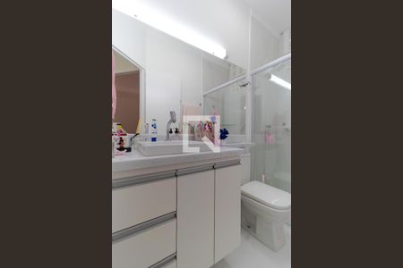 Apartamento à venda com 75m², 2 quartos e 1 vaga Apartamento à venda com 75m², 2 quartos e 1 vagaBanheiro