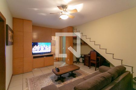 Sala de casa à venda com 5 quartos, 400m² em Saudade, Belo Horizonte