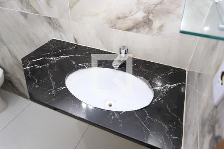 Casa para alugar com 100m², 2 quartos e 2 vagasBanheiro Social