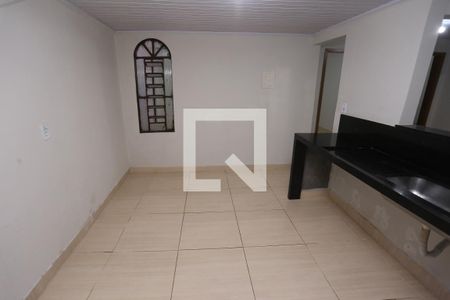 Casa para alugar com 100m², 2 quartos e 2 vagasCozinha