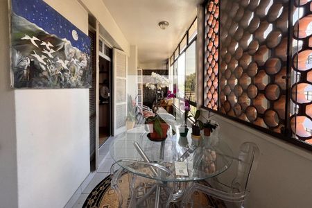 Apartamento à venda com 80m², 3 quartos e 1 vagaVaranda