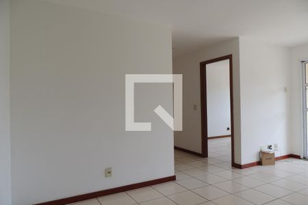Apartamento para alugar com 75m², 2 quartos e 1 vagaSala