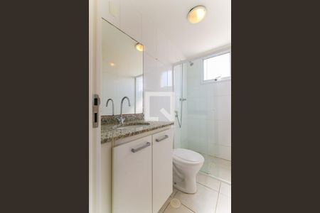 Apartamento à venda com 78m², 2 quartos e 3 vagasBanheiro da Suíte 1