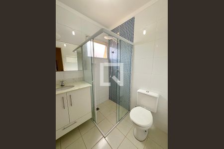 Casa de condomínio à venda com 130m², 3 quartos e 2 vagas Casa de condomínio à venda com 130m², 3 quartos e 2 vagasBanheiro Social