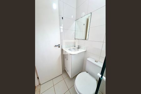 Casa de condomínio à venda com 130m², 3 quartos e 2 vagas Casa de condomínio à venda com 130m², 3 quartos e 2 vagasBanheiro da Suíte