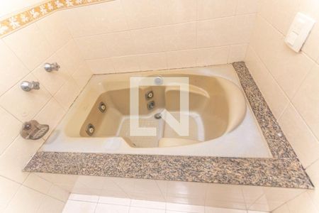 Casa à venda com 184m², 3 quartos e 3 vagas Casa à venda com 184m², 3 quartos e 3 vagasBanheira
