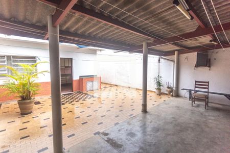 Casa à venda com 184m², 3 quartos e 3 vagas Casa à venda com 184m², 3 quartos e 3 vagasQuintal