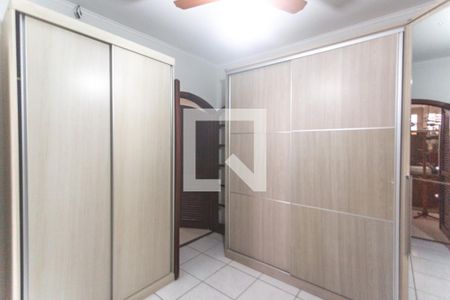 Casa à venda com 184m², 3 quartos e 3 vagas Casa à venda com 184m², 3 quartos e 3 vagasSuíte