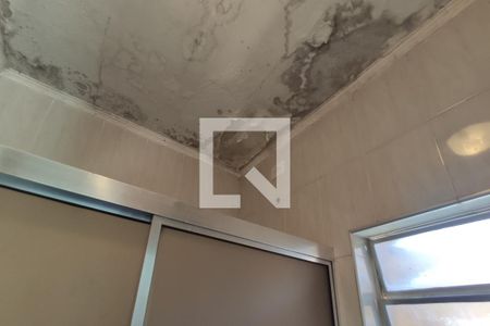 Casa à venda com 220m², 4 quartos e 5 vagas Casa à venda com 220m², 4 quartos e 5 vagasSalão de Festas / Banheiro