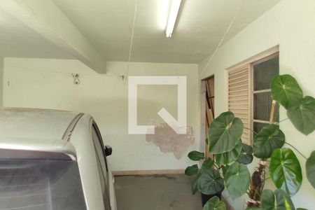 Casa à venda com 220m², 4 quartos e 5 vagas Casa à venda com 220m², 4 quartos e 5 vagasQuintal / Garagem / Churrasqueira