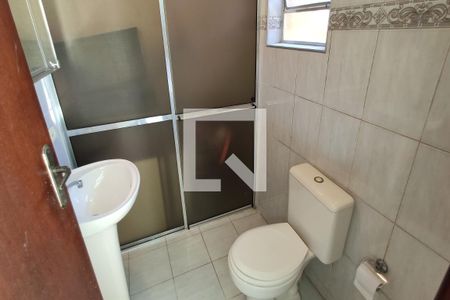 Casa à venda com 220m², 4 quartos e 5 vagas Casa à venda com 220m², 4 quartos e 5 vagasSalão de Festas / Banheiro