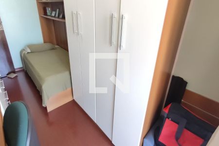 Casa à venda com 220m², 4 quartos e 5 vagas Casa à venda com 220m², 4 quartos e 5 vagasQuarto 2