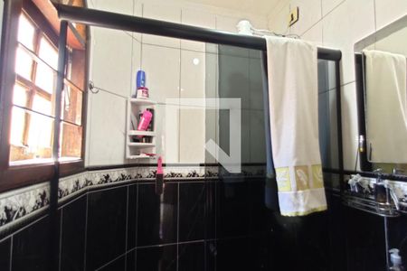 Casa à venda com 220m², 4 quartos e 5 vagas Casa à venda com 220m², 4 quartos e 5 vagasBanheiro suite 2