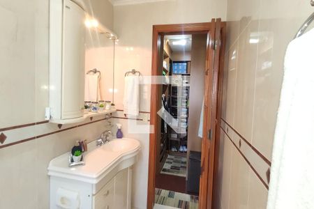 Casa à venda com 220m², 4 quartos e 5 vagas Casa à venda com 220m², 4 quartos e 5 vagasBanheiro suite 1