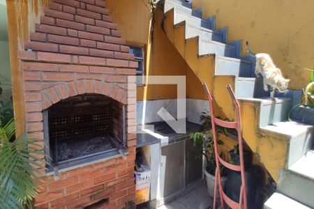 Casa à venda com 220m², 4 quartos e 5 vagas Casa à venda com 220m², 4 quartos e 5 vagasQuintal / Garagem / Churrasqueira