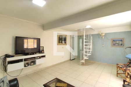 Casa à venda com 220m², 4 quartos e 5 vagas Casa à venda com 220m², 4 quartos e 5 vagasSalão de Festas / Sala