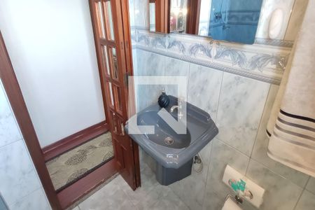 Casa à venda com 220m², 4 quartos e 5 vagas Casa à venda com 220m², 4 quartos e 5 vagasBanheiro 1