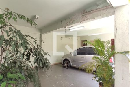 Casa à venda com 220m², 4 quartos e 5 vagas Casa à venda com 220m², 4 quartos e 5 vagasQuintal / Garagem / Churrasqueira