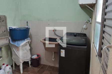 Casa à venda com 220m², 4 quartos e 5 vagas Casa à venda com 220m², 4 quartos e 5 vagasÁrea de Serviço