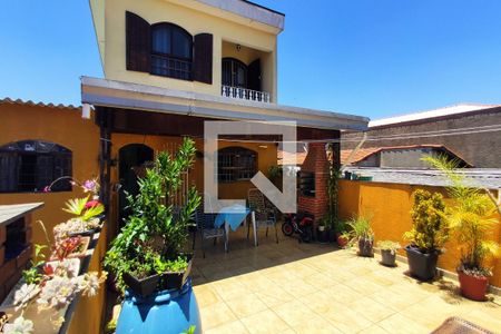 Casa à venda com 220m², 4 quartos e 5 vagas Casa à venda com 220m², 4 quartos e 5 vagasVaranda gourmet