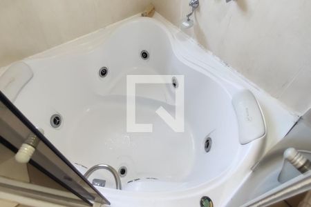 Casa à venda com 220m², 4 quartos e 5 vagas Casa à venda com 220m², 4 quartos e 5 vagasBanheiro suite 1