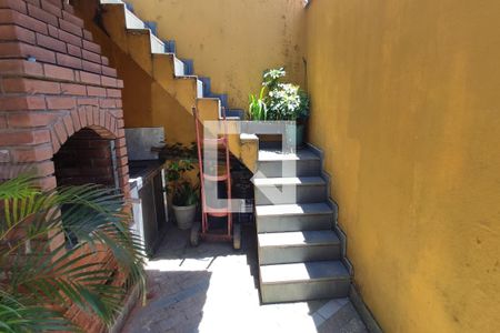 Casa à venda com 220m², 4 quartos e 5 vagas Casa à venda com 220m², 4 quartos e 5 vagasQuintal / Garagem / Churrasqueira