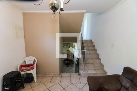 Sala Estar de casa para alugar com 3 quartos, 300m² em Jardim Pinheiros, São Paulo