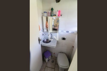 Lavabo de casa para alugar com 3 quartos, 300m² em Jardim Pinheiros, São Paulo
