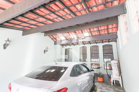 Garagem de casa para alugar com 3 quartos, 300m² em Jardim Pinheiros, São Paulo