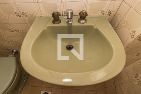 Banheiro de apartamento para alugar com 1 quarto, 45m² em Centro Histórico, Porto Alegre