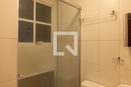 Casa de condomínio para alugar com 228m², 3 quartos e 3 vagasBanheiro de serviço