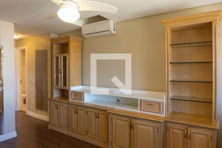 Casa de condomínio para alugar com 228m², 3 quartos e 3 vagasSuíte 