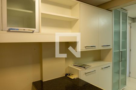 Casa de condomínio para alugar com 228m², 3 quartos e 3 vagasCozinha