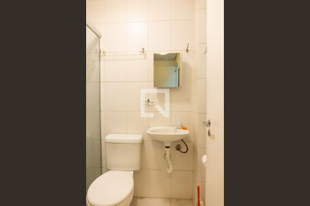 Casa de condomínio para alugar com 228m², 3 quartos e 3 vagasBanheiro de serviço