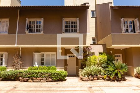 Casa de condomínio para alugar com 228m², 3 quartos e 3 vagasFachada da casa