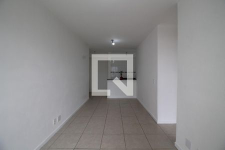 Sala de apartamento para alugar com 3 quartos, 70m² em Del Castilho, Rio de Janeiro