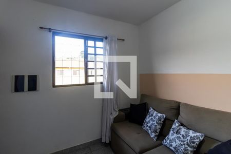 Sala de casa de condomínio à venda com 2 quartos, 48m² em Jardim das Tulipas, Jundiaí