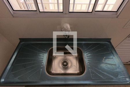 Cozinha de apartamento para alugar com 1 quarto, 30m² em Parque Regina, São Paulo