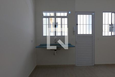 Cozinha de apartamento para alugar com 1 quarto, 30m² em Parque Regina, São Paulo