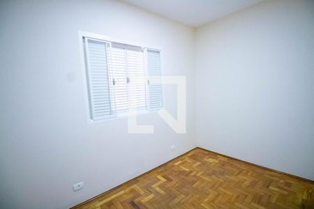 Quarto 2 de casa para alugar com 3 quartos, 180m² em Vila Guedes, São Paulo