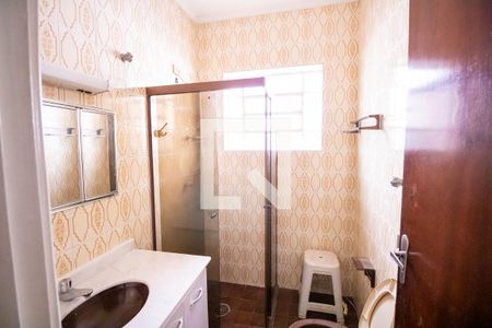 Casa para alugar com 180m², 3 quartos e 3 vagas Casa para alugar com 180m², 3 quartos e 3 vagasBanheiro da suite