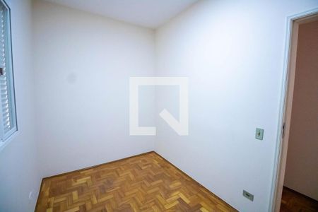 Quarto 2 de casa para alugar com 3 quartos, 180m² em Vila Guedes, São Paulo