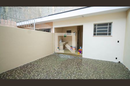 Casa para alugar com 180m², 3 quartos e 3 vagas Casa para alugar com 180m², 3 quartos e 3 vagasQuintal