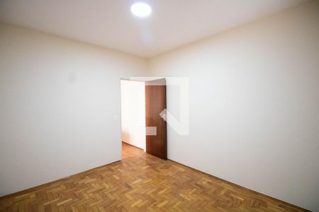 Quarto 1 de casa para alugar com 3 quartos, 180m² em Vila Guedes, São Paulo