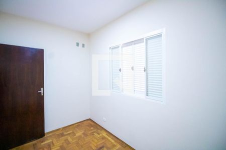 Casa para alugar com 180m², 3 quartos e 3 vagas Casa para alugar com 180m², 3 quartos e 3 vagasQuarto 2