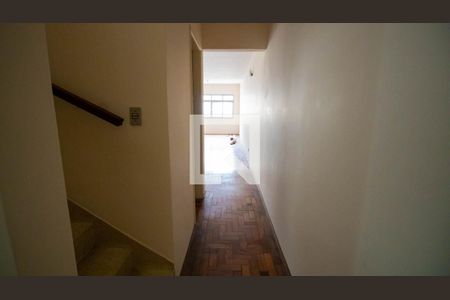 Casa para alugar com 180m², 3 quartos e 3 vagas Casa para alugar com 180m², 3 quartos e 3 vagasCorredor inferior