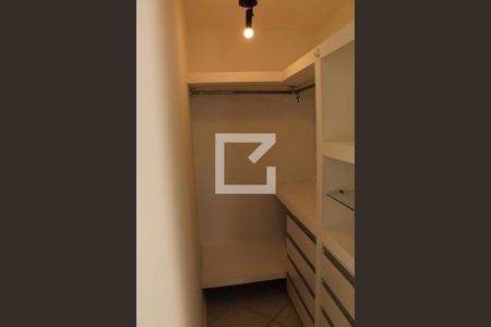 Apartamento para alugar com 320m², 4 quartos e 3 vagasCloset do quarto 1