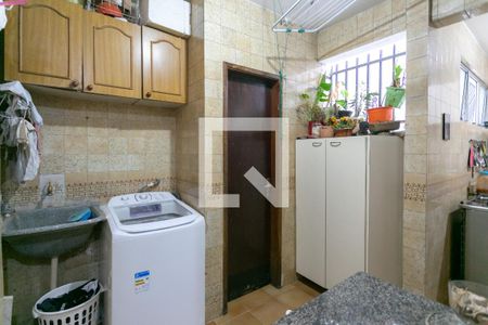 Apartamento à venda com 110m², 3 quartos e 2 vagas Apartamento à venda com 110m², 3 quartos e 2 vagasÁrea de Serviço