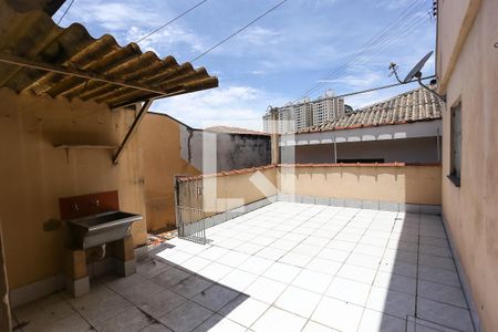Quintal / área de serviço de casa para alugar com 1 quarto, 65m² em Jardim Maria Rosa, Taboão da Serra